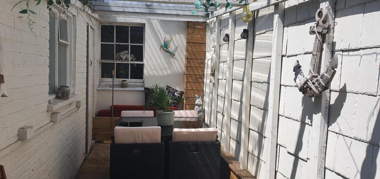 Gigi'S Place Weymouth Exterior photo
